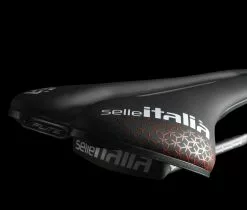 Selle Italia FLITE Boost PRO TEAM Carbonio Superflow Sattel 7 Selle Italia FLITE Boost PRO TEAM Carbonio Superflow Sattel -Deutschland Fahrradzubehör Verkaufs-Shop Flite20Boost20Pro20Team20Kit20Carbonio20Superflow CloseUp1