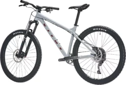 Vitus Nucleus 27 VRS Mountainbike -Deutschland Fahrradzubehör Verkaufs-Shop Vitus Nucleus 27 VRS Mountain Bike 2022 Oryx Grey 06